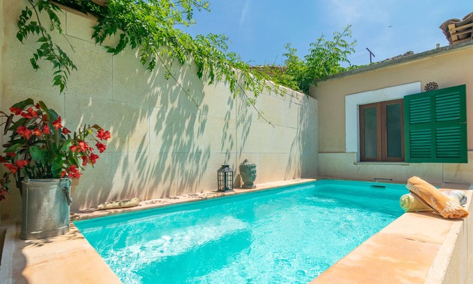 Maria de la Salut Chalet De Esquí | Ca Sa Padrina Burballa
