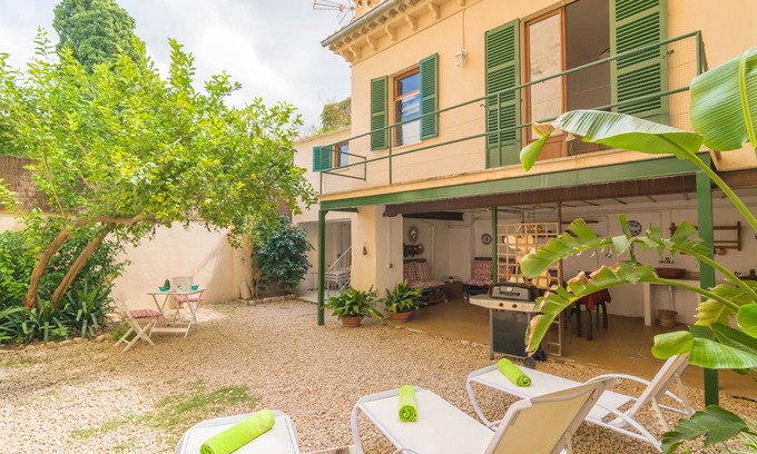 Soller Casa | CA SA TIA (SÓLLER) - Casa de pueblo con bonito patio en el centro de Sóller . WiFi Grati