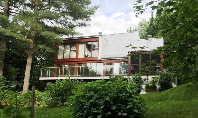 Sainte-Catherine-de-la-Jacques-Cartier Casa | #622 Must See! Gorgeous House in Wooded Area