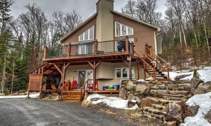 Sainte-Marguerite-du-Lac-Masson Chalet De Esquí | chalet à louer à Sainte-Marguerite-du-Lac-Masson (cottage for rent)