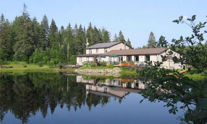 Sainte-Marguerite-du-Lac-Masson Cama Y Desayuno | Auberge au Phil de l'Eau