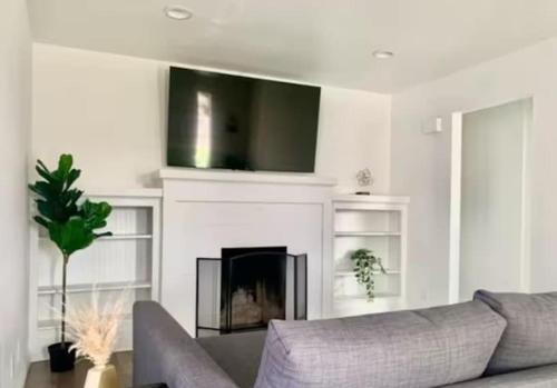 Azusa Casa | CA5 House Cozy 3BR in Azusa