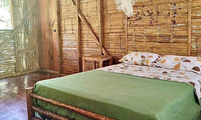 Ahuano Cabina | cabaña en la selva, cómoda, cercana a a ríos y rodeada de bosque. ..............