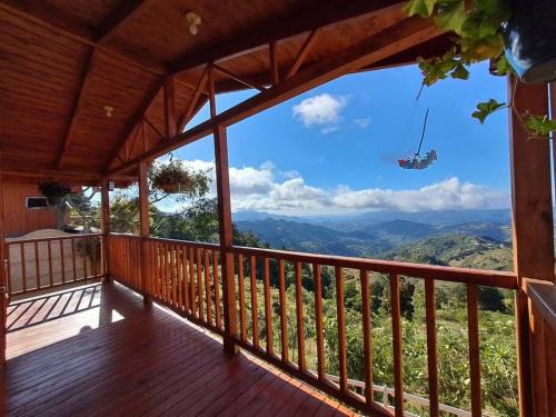 Canton Dota Chalet De Esquí | Cabaña Gitana - Magical and WINDY nature getaway!
