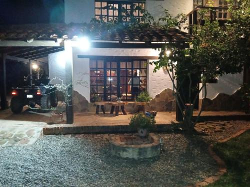 Samaipata Apartamento | Cabaña Los Eucaliptos con Suite, TV 50 Mezzanine y Parrillero, Samaipata