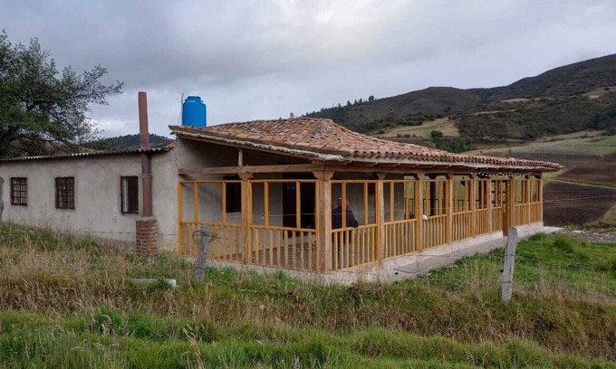 Tota Cabaña | Cabaña Villa Eliseo se encuentra aislado junto al río Tota a 5km del lago Tota .
