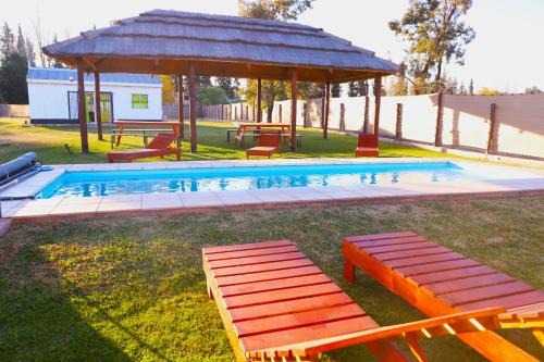 Las Compuertas Chalet De Esquí | Cabañas Willy Azul con pileta climatizada y parque en Mendoza