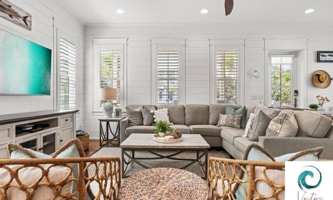 Lakeside at Blue Mountain Beach Casa | Cabana Banana - Pet Friendly / 4 Bikes / 6-Seater Golf Cart