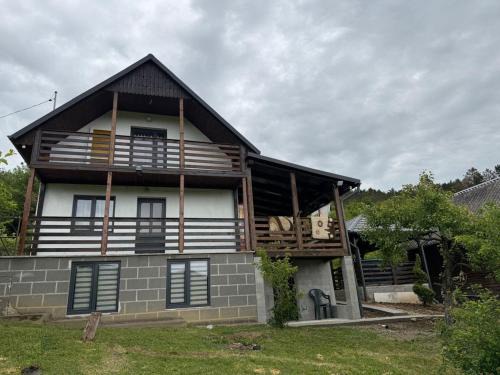 Mintiu Gherlii Chalet De Esquí | Cabana cu Livada
