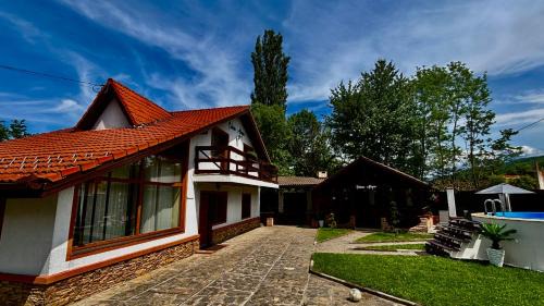 Sadu Cabina | Cabana cu piscină ALLEGRIA - TOCILE , jud SIBIU