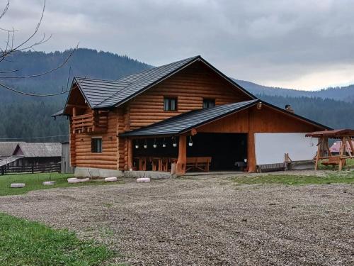 Stulpicani Casa | Cabana Runcului