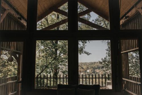 Vernay Casa | Cabane de la Saône by Lyon Country House