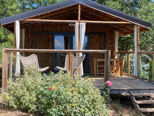 Villarzel-du-Razes Cama Y Desayuno | Cabanes Trésors de Campagne,spas privatifs