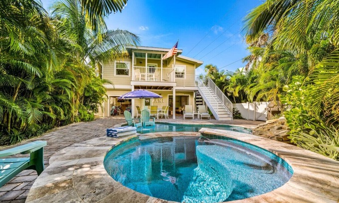 Anna Maria Casa | Bloque de playa / piscina climatizada / spa / barbacoa / cabaña de piscina / SUP / Kayak / Carrito de golf /