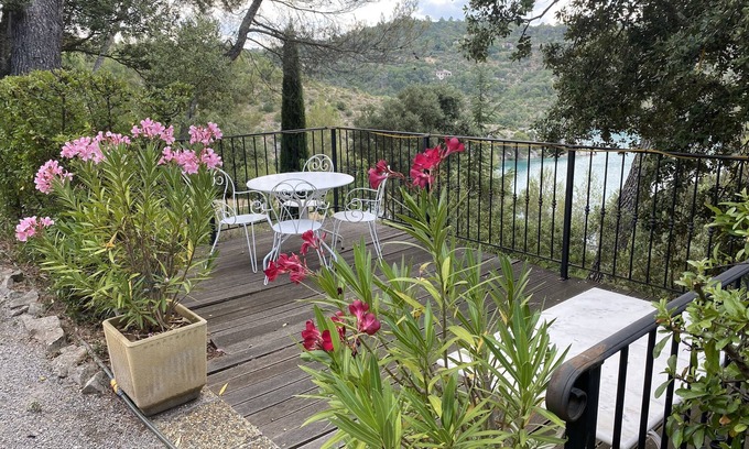 Esparron-de-Verdon Cabaña | Cabanon de Naïs T2 with terrace and private access to Lake Esparron de Verdon
