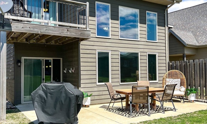 Arnolds Park Cabina | Hermosa Okoboji Alquiler de vacaciones en Bridges Bay