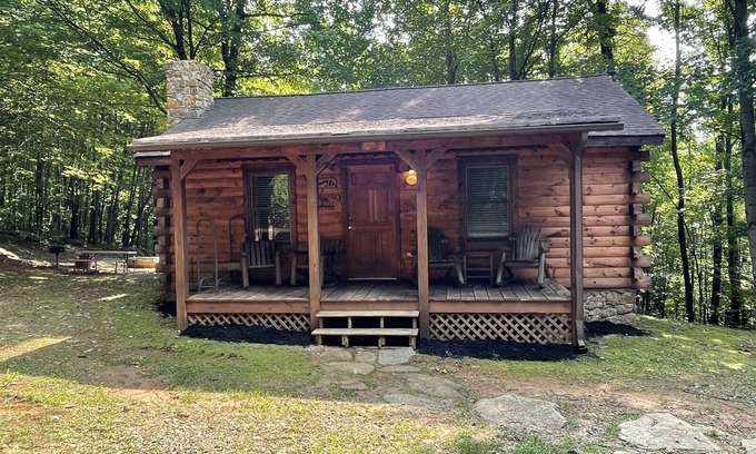 Stanardsville Cabina | Cabin #2 - Granny B`s | 2 Bed, 1 Bath