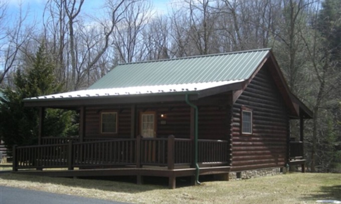 Galax Apartamento | Cabin 299 - Along the Way
