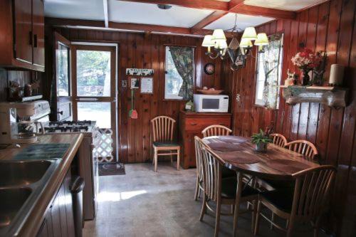 Carp Lake Casa | Cabin #4 - Loon's Landing cabin