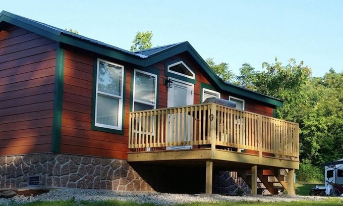 Dickerson Run Cabina | Cabin 6 - Beautiful location with a great view of the river. Perfect for any size family!