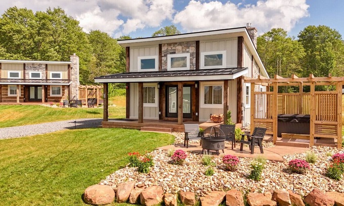 Timberline Cabina | Cabin 6 One Bed Modern Luxury w Hot Tub