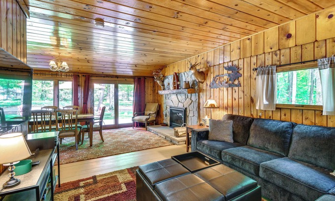 Kalkaska Cabaña | Cabin 600' to Manistee Lake Private Shared Access