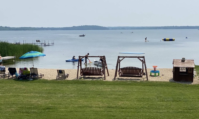 Hines Apartamento | Cabin 8, 4 Bd Lakefront Deck Overlooking Beach Resort Amenities Pet Friendly