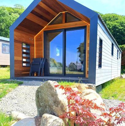 Llwyngwril Chalet De Esquí | CABIN 8 Pet friendly Family glamping Seaview