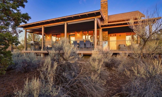 Powell Butte Cabina | Cabin 89 at Brasada Ranch: 2bd, Hot Tub, & Modern Rustic Comfort!