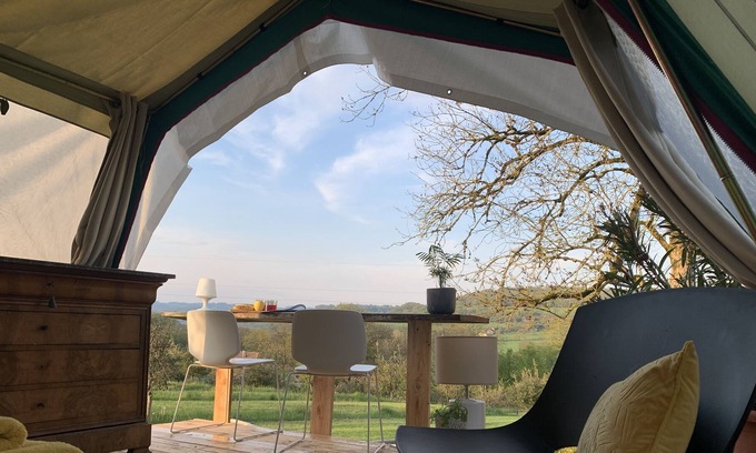 Lissac-et-Mouret Cabina | Cabin and tent set for outdoor family living