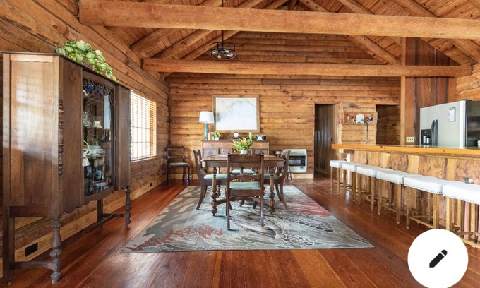 Panacea Cabina | Cabin By the Bay A unique authentic log cabin by the beach