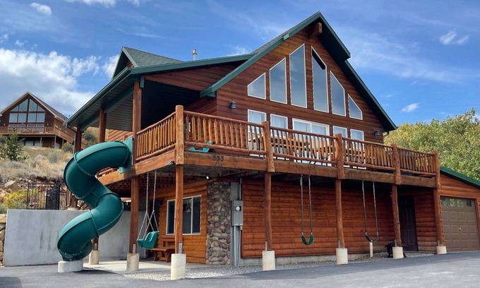 Harbor Village Casa | Cabin By the Lake at Bear Lake