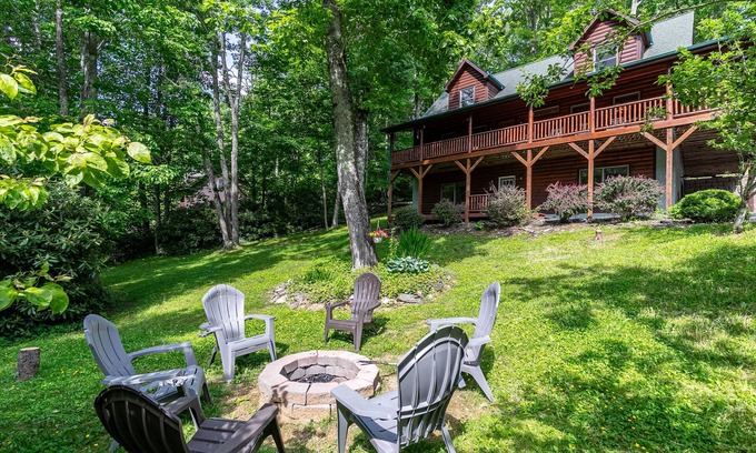 Banner Elk Cabina | Cabin Cove- Entre Sugar y Beech Mtns, mesas de juego, fogata, patio