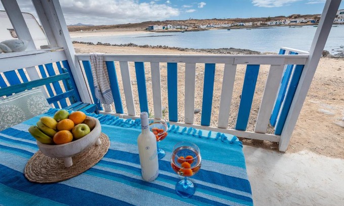 La Oliva Apartamento | Cabin in front of idyllic majanicho beach