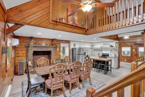 Long Pond Casa | Cabin in Long Pond Gameroom Pool Table