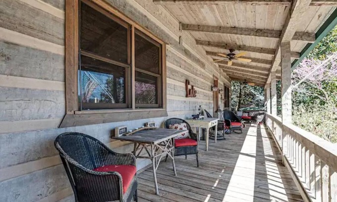 Lancaster Cabina | Cabin in The Cove II, Center Hill Lake, TN.