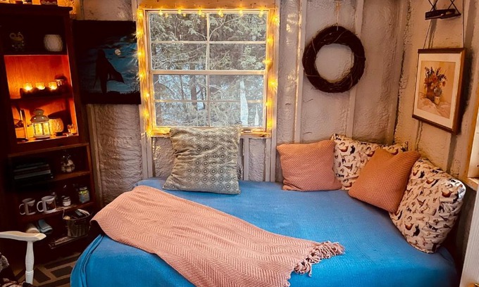 Frontenac Otro | Cabin in the Forty Acre Wood