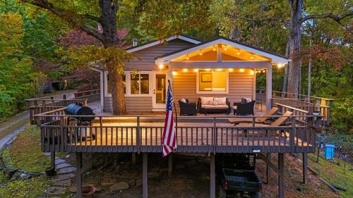 Leicester Casa | Cabin in the Sky by AvantStay Deck w Views