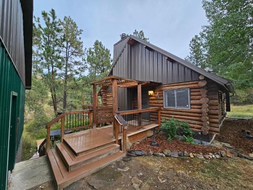 Billings Casa | cabin in the woods with Hottub