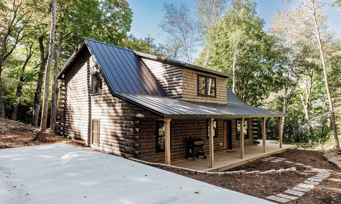 Otter Tail County Cabina | Cabin Retreat with Hot Tub