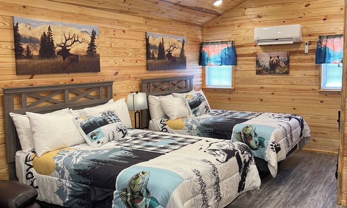 Paige Cabina | Cabin Unit 1 of 6 in amazing Paige with AC, WiFi