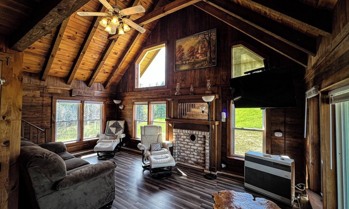 Mouth of Wilson Cabina | Cabin w/ Views/Pond/Foosball Table by Camp Cheerio