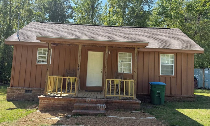 Elliott Cabina | cabin with WiFi and AC in Gore Springs for hunters/lodging/fishermen