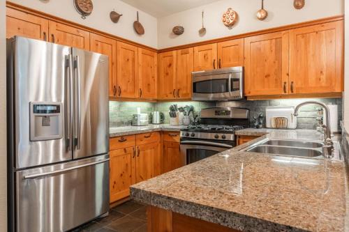 Crooked Pines Casa | Cabins 1