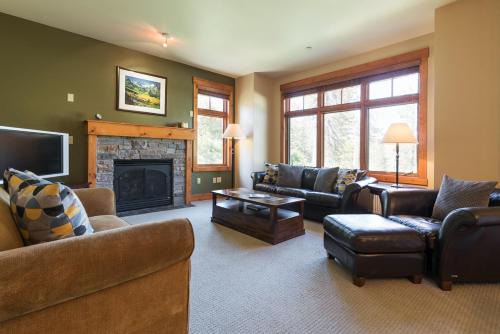 Crooked Pines Casa | Cabins 21