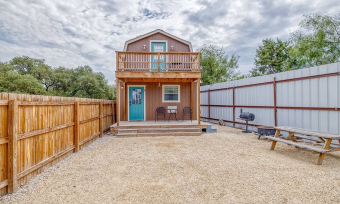 Concan Cabina | Cabins by the Frio River - River Rock Cabin #5