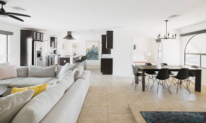 Raskin Estates Casa | Cactus Breeze in Scottsdale Quarter w/ 4 Beds & Pool