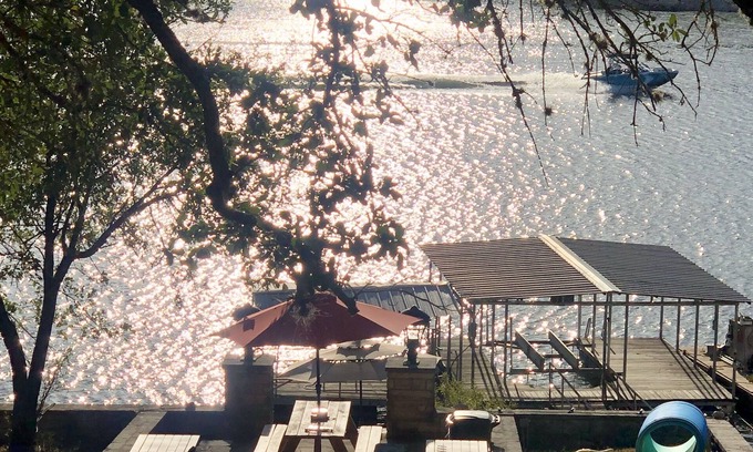 Pedernales Bend Casa | Cactus Camper is close to the water with lake views