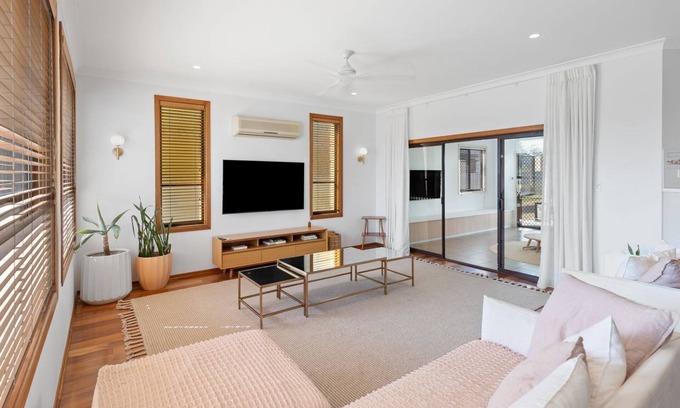 Iluka Casa | Cactus Club a popular family holiday destination.
