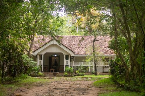 Anuradhapura Cabina | Cadjan Sacred Anuradhapura
